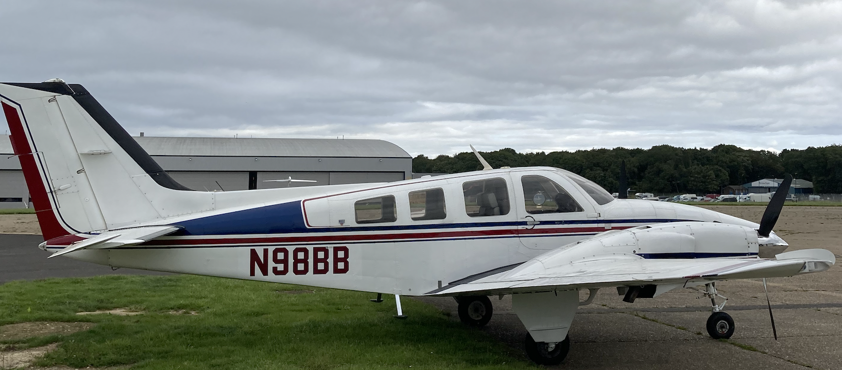 Beechcraft Baron 58P: N98BB