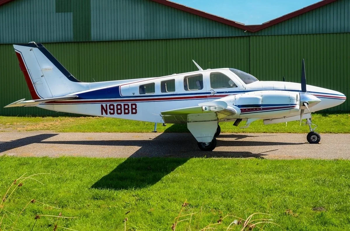 Beechcraft Baron 58P: N98BB