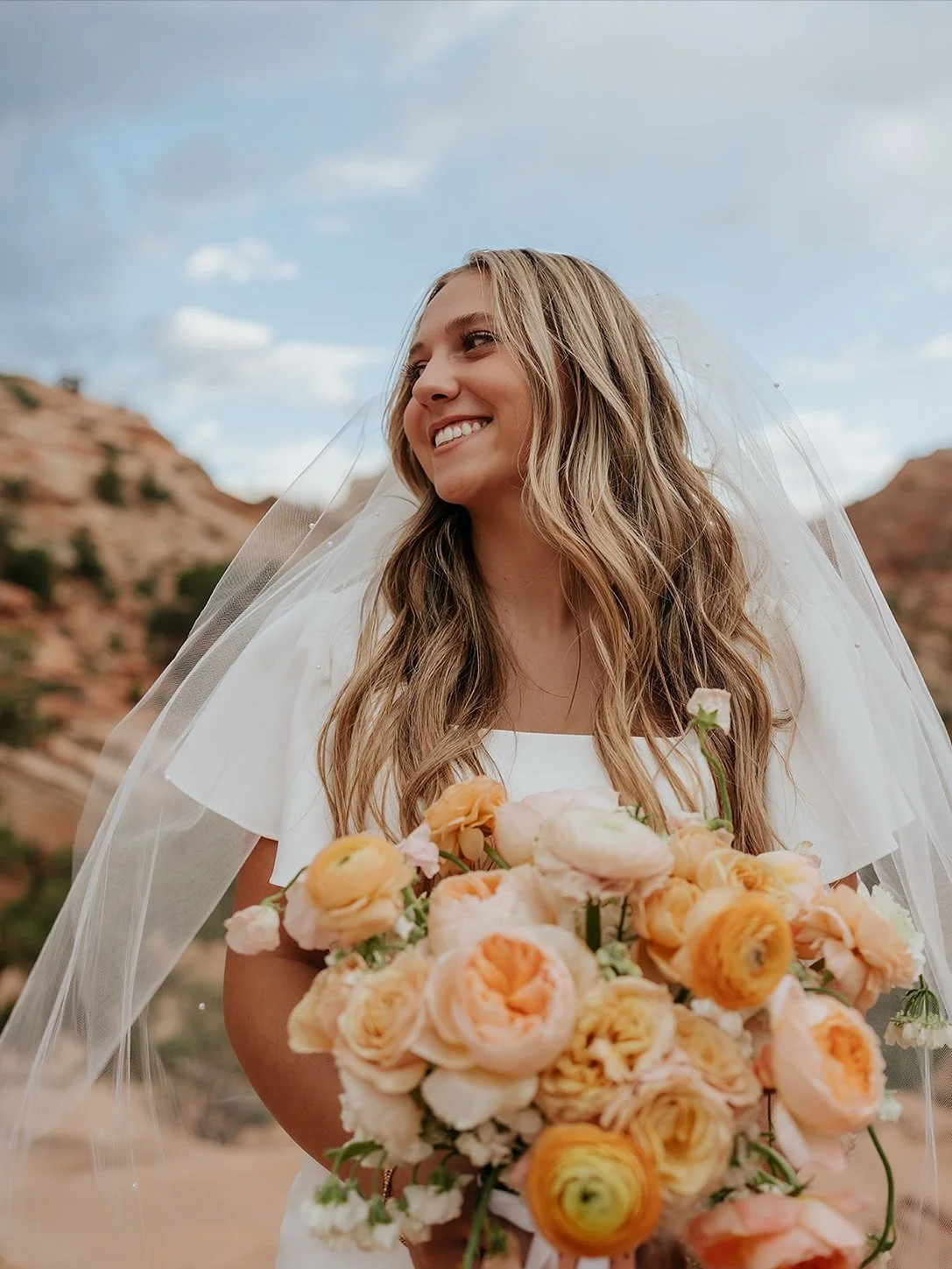 Happy Halloween 🎃 In honor of Halloween, I&rsquo;m offering a 24 hour deal, if you inquire today for 2026, I will give you 10% off! Reach  out before it&rsquo;s too late!

#bridetobride #2026weddingplanning #utahweddingflorist #utahweddings #utahbri