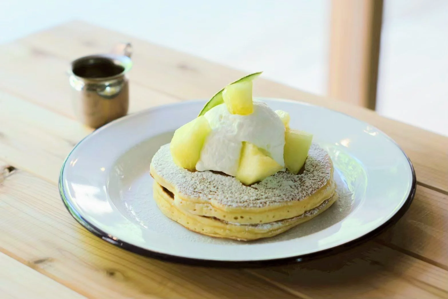 フルーツ入りパンケーキ