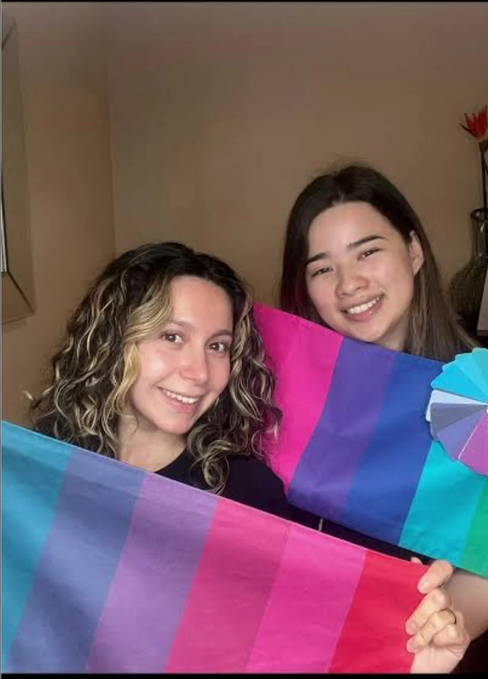 Both cool undertone Different Seasonal Pallette