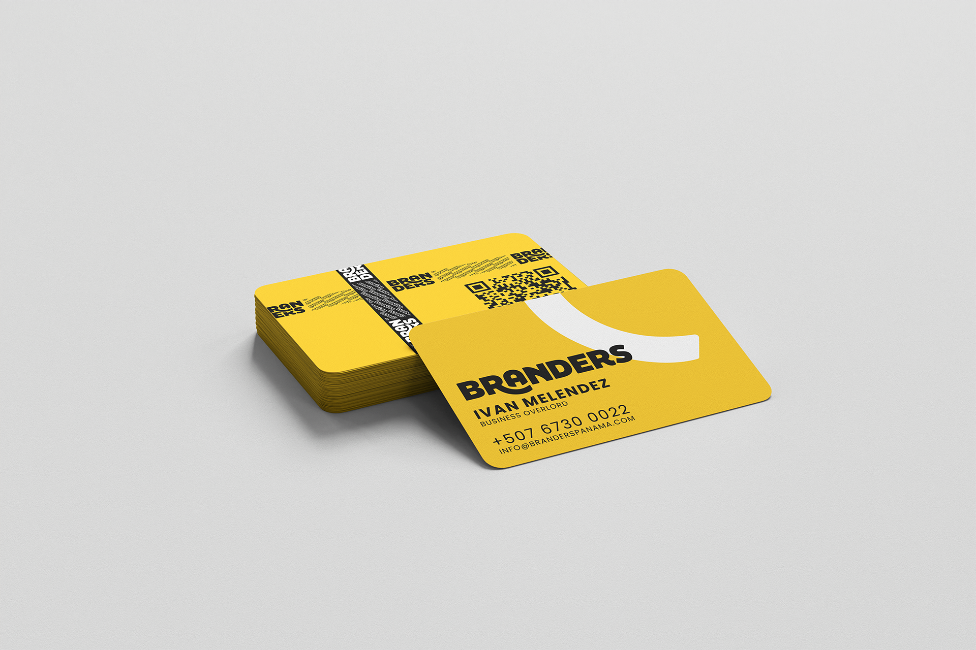 SD_37131094_rounded_business_card__Mockup_014.png