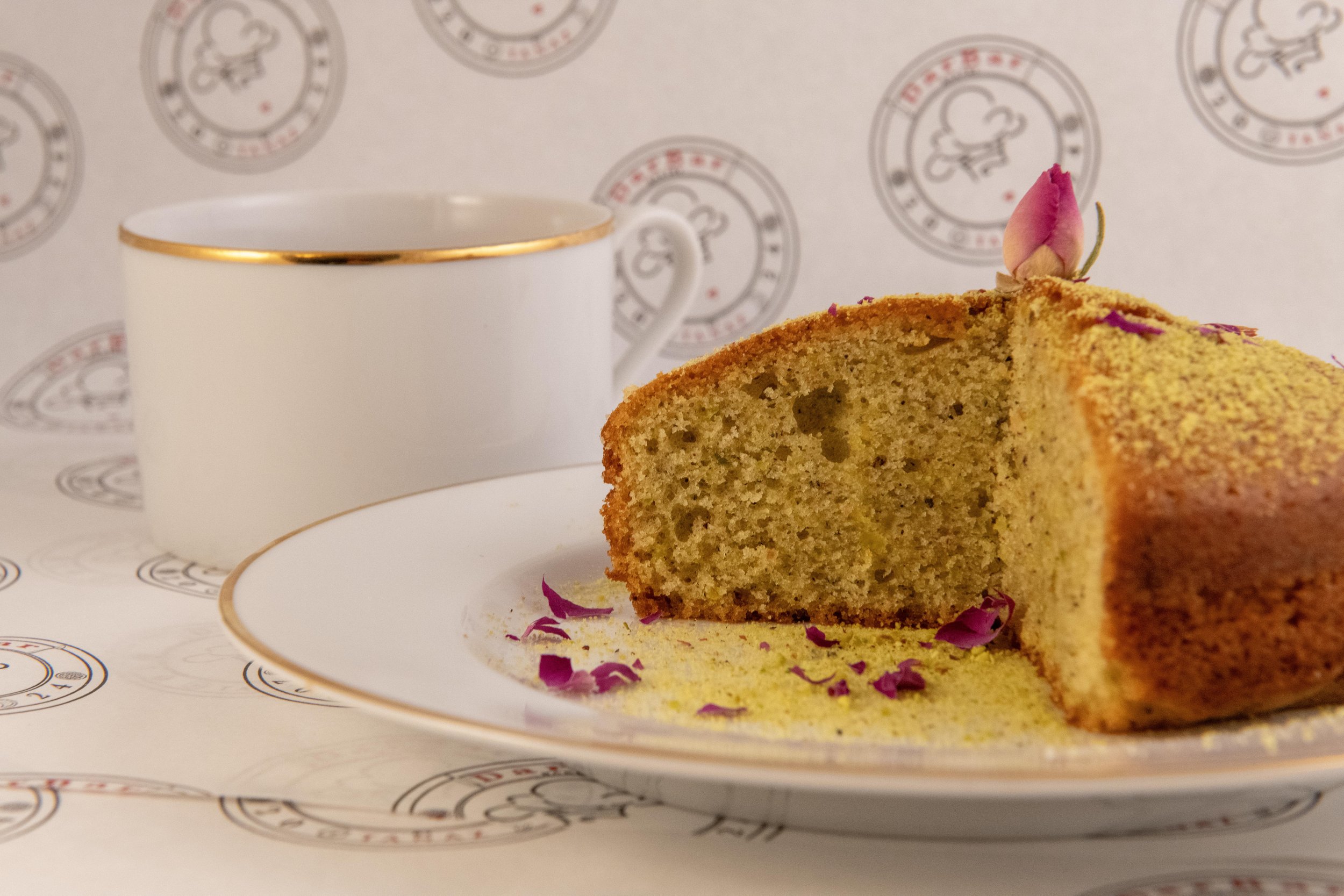 Pistachio Cake Cut-02.jpg