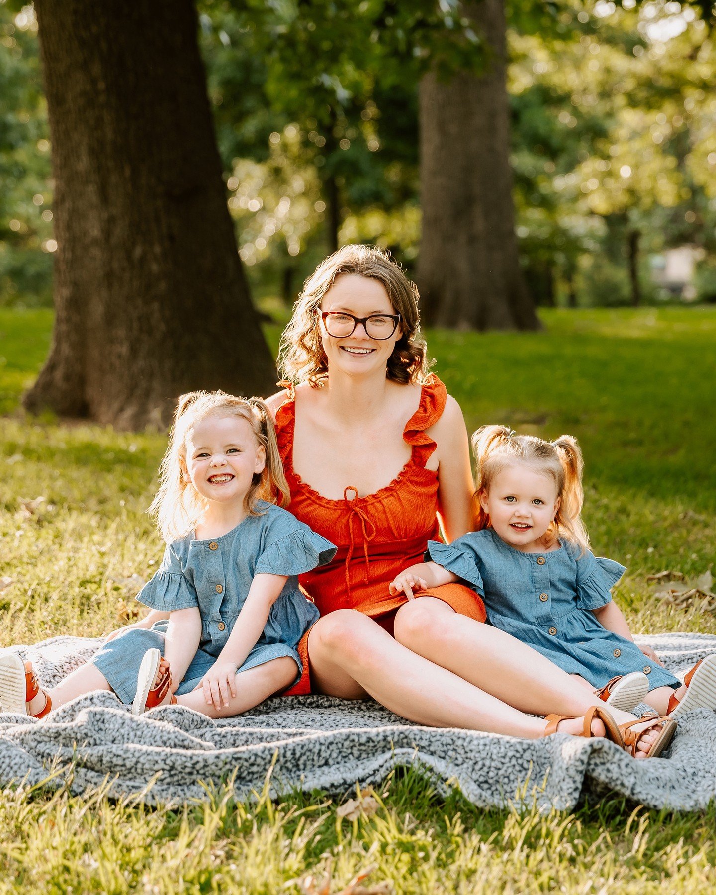 Family Golden Hour Sessions are now booking!☀️

The kids are growing. Their personalities are changing. The way they reach for your hand today won't be the same next year.

That's why I love golden hour sessions.

The light is beautiful, but what I r