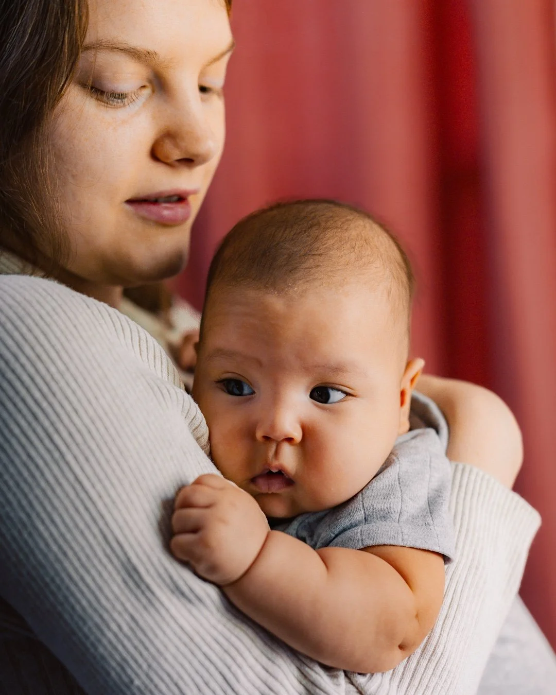 When was the last time you printed a photo of yourself with your baby?

Not saved it, or posted it, but printed it.

One of my favorite parts of what I do is helping families turn these moments into something tangible&mdash;albums to flip through yea