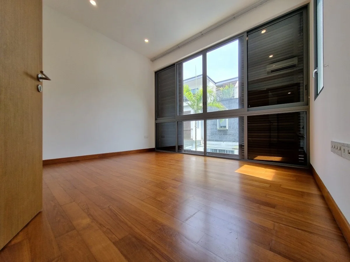 Level 2-Master Bedroom.jpg