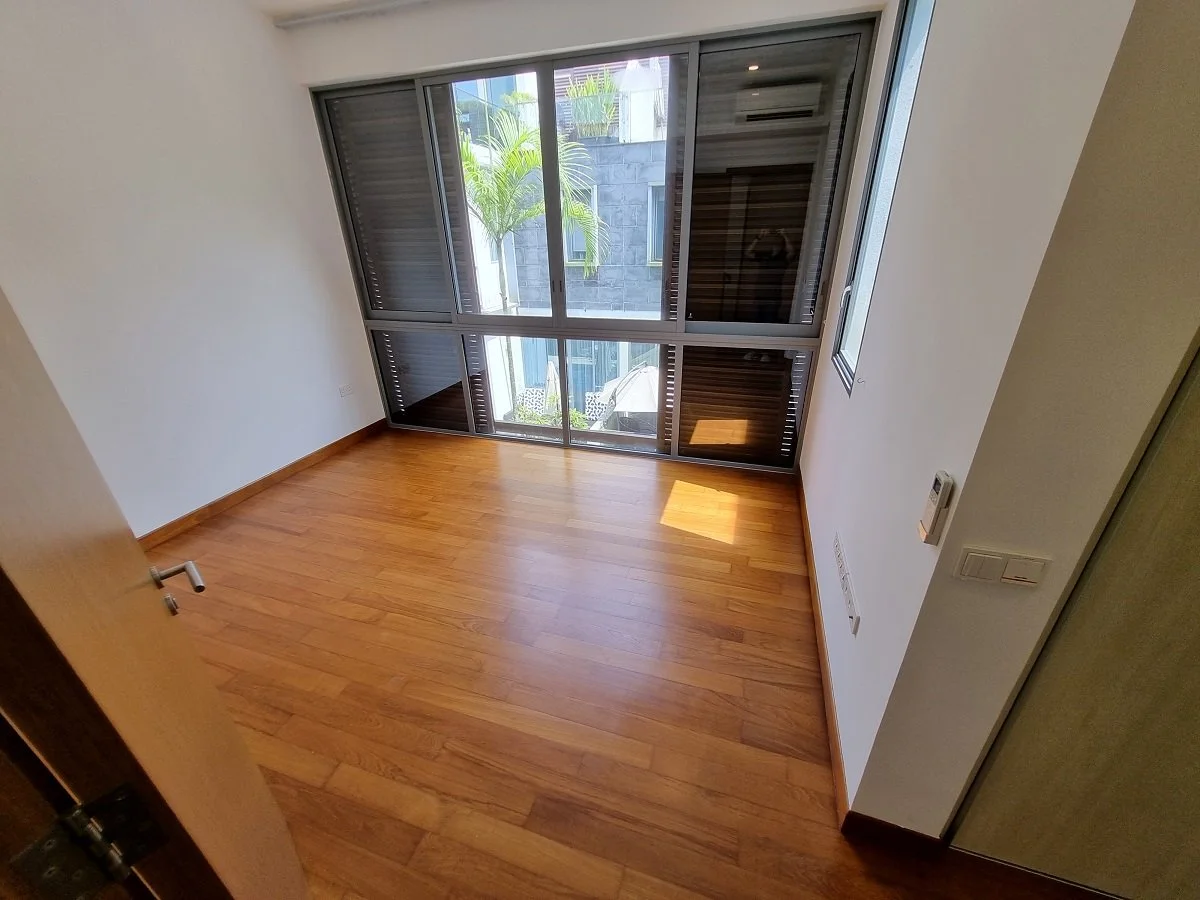 Level 2-Master Bedroom(Pic5).jpg