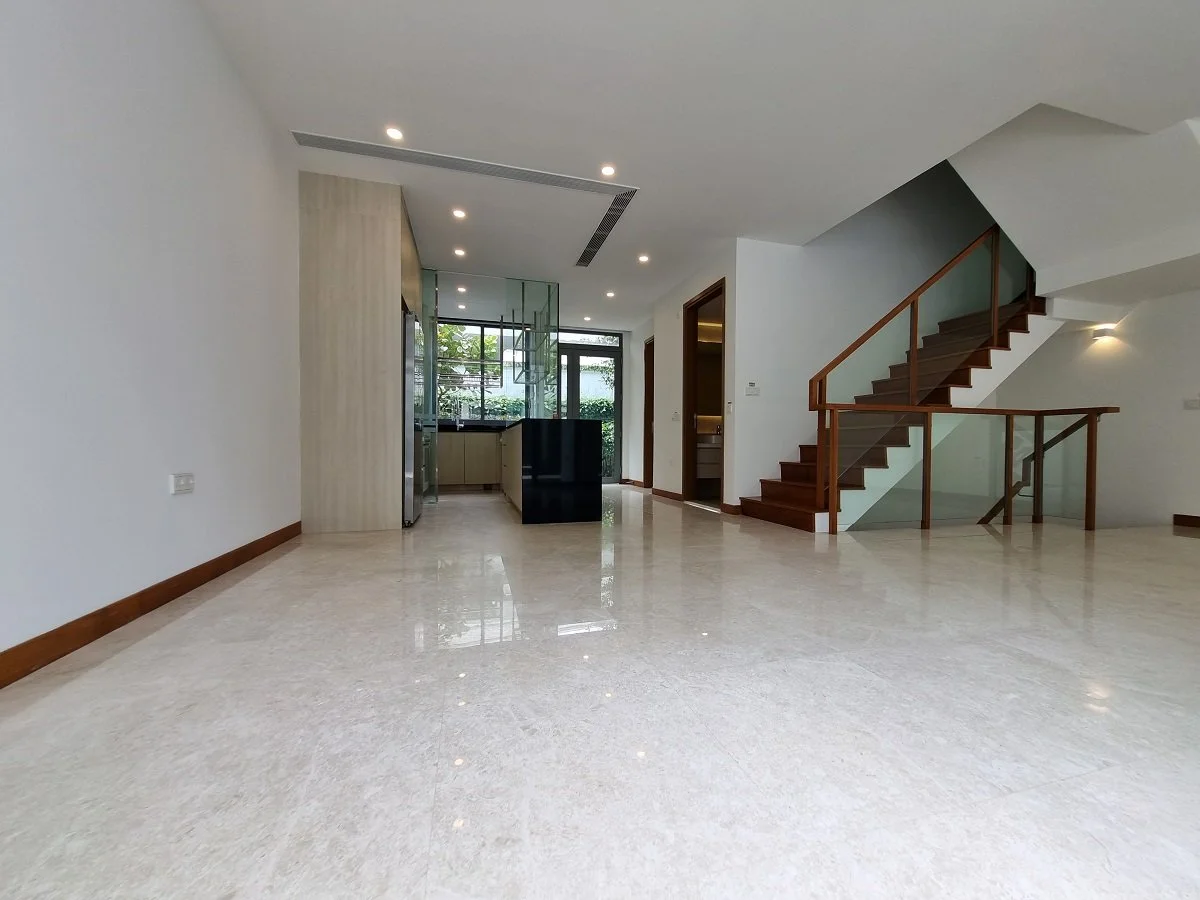 Level 1-Dining Area(Pic2).jpg