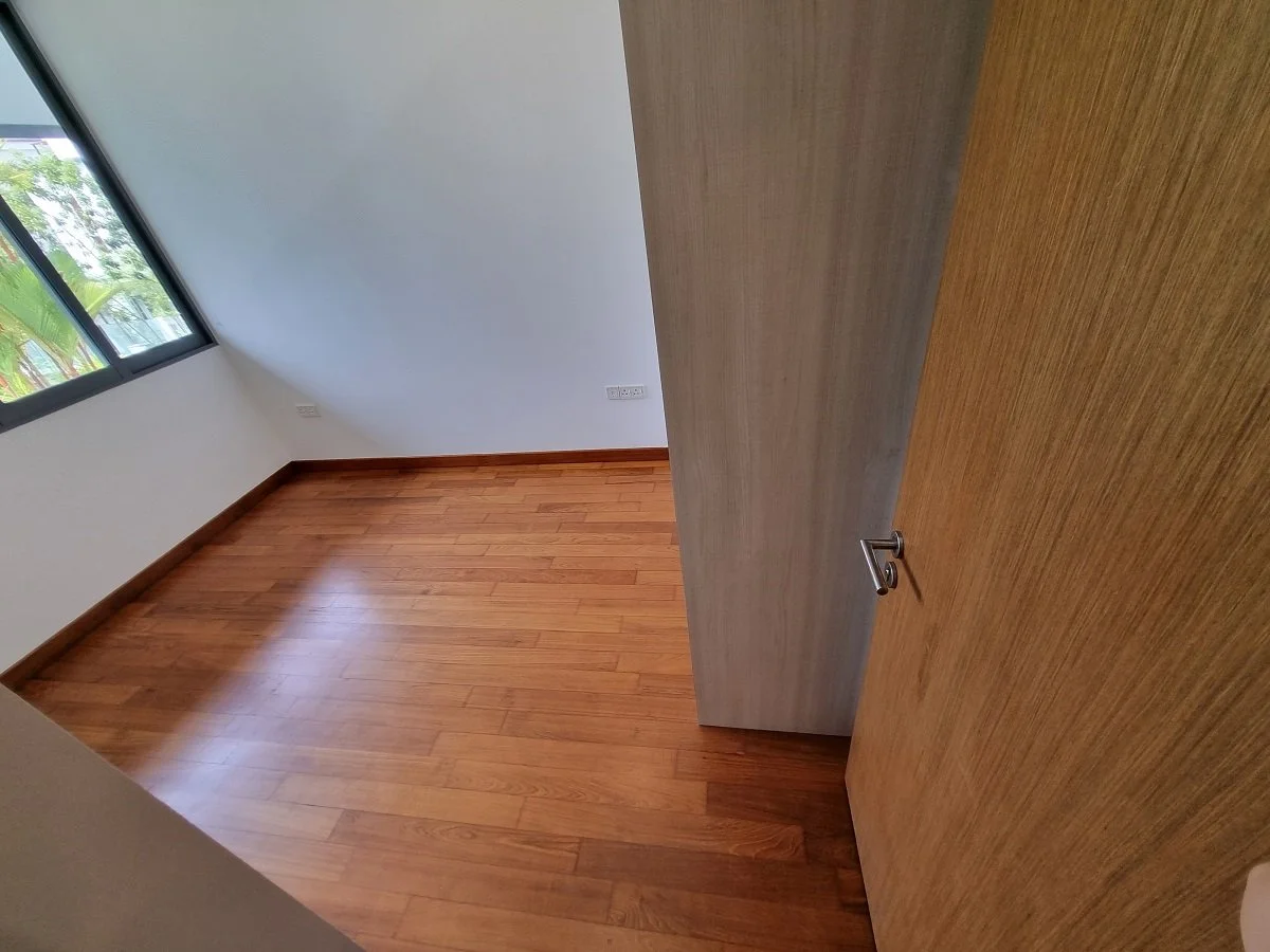 Level 2-Bedroom 2(Pic4).jpg