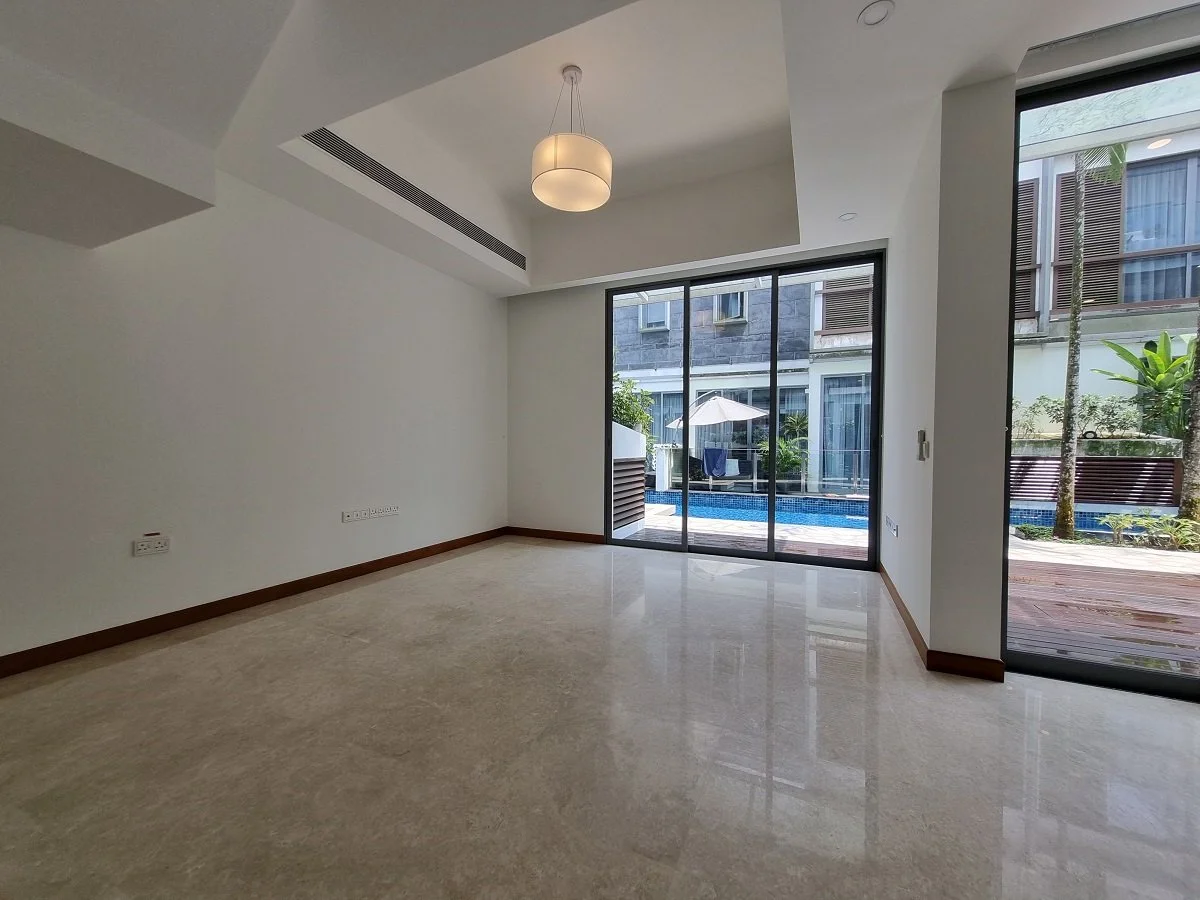 Level 1-Living Room.jpg