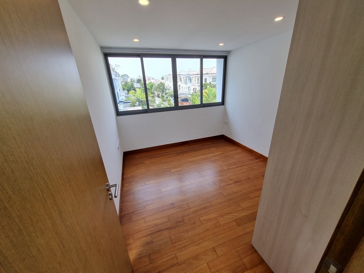 Attic Level-Bedroom 3(Pic3).jpg