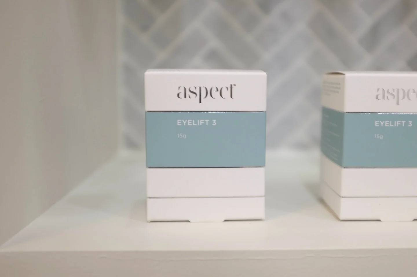 Eyelift eye cream by Aspect Dr🤍

Rich in peptides, antioxidants and formulated with shea butter, hyaluronic acid and vitamins C &amp; E to help minimise lines, dark circles and de-puff the under eye area.