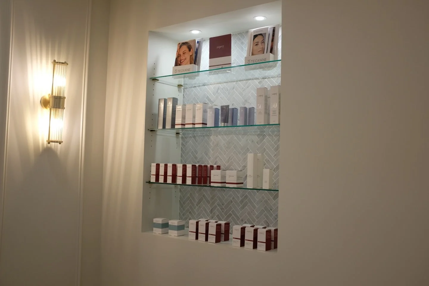 Don&rsquo;t forget the beautiful range of skincare we have in clinic here at Lane Cove Aesthetics. Between this and our gift vouchers, we have the perfect last minute gift options for the skincare obsessed&hearts;️