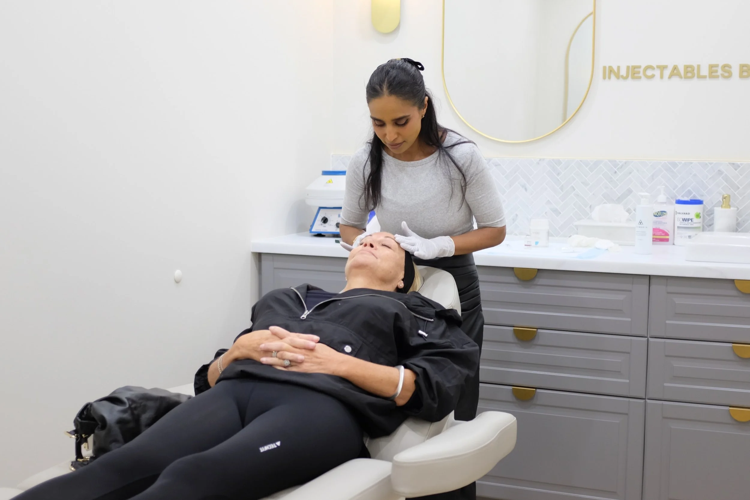 The newest treatment available in clinic; the PRX PLUS new generation bio-stimulator. A non-invasive topical treatment that works to brighten complexion and even skin tone&hearts;️