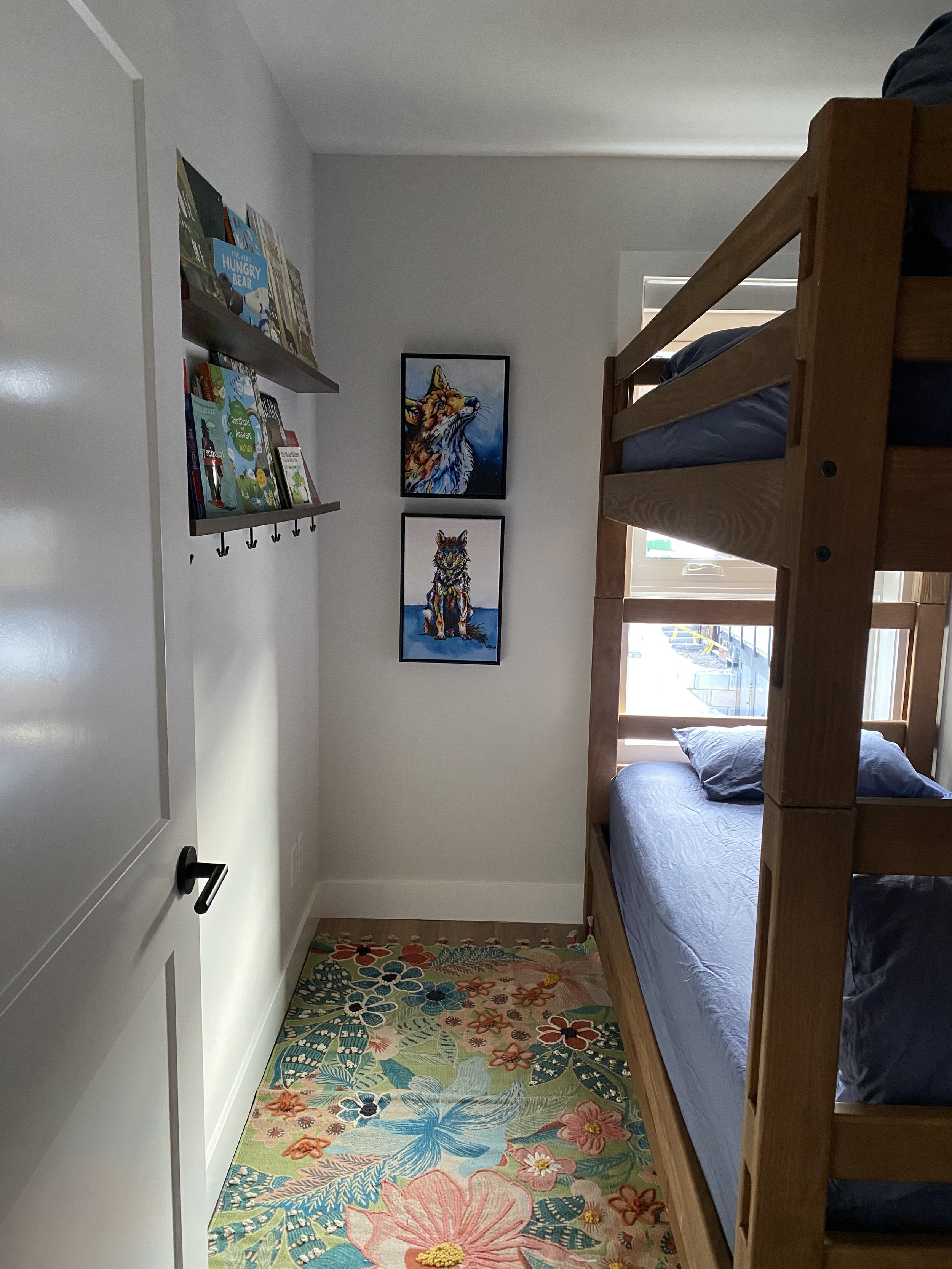 Monashee room is perfect for kids, but also comfortable with adults as both beds feature the same Silk & Snow Hybrid mattresses as the other bedrooms. Each bed also has reading lamps with charging stations. A pull-out trundle allows three kids to sha