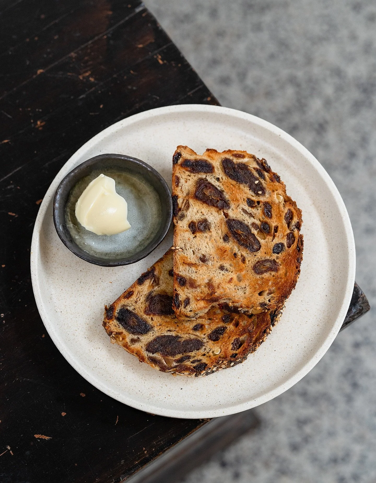 Come for the coffee, stay for the fruit toast 
@derril_____ 
Open 8am-4pm
.
.
#derril #moorooduc #morningtonpeninsula #cafe #coffee