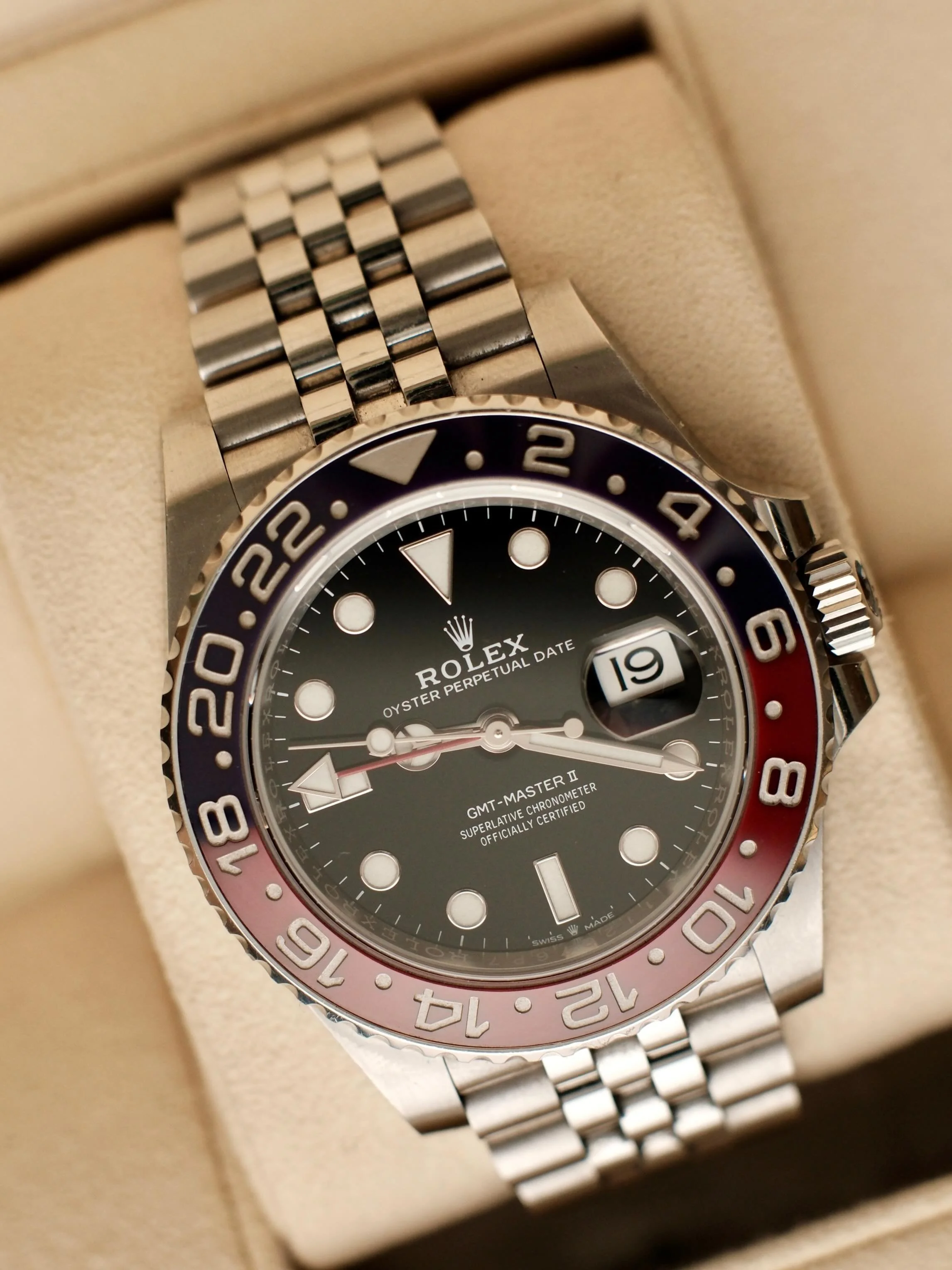 &Agrave; vendre &mdash; La derni&egrave;re g&eacute;n&eacute;ration de GMT Master II Pepsi avant l&rsquo;arr&ecirc;t de la fameuse lunette plus t&ocirc;t cette ann&eacute;e. Il est donc impossible de trouver ce mod&egrave;le avec son insert de lunett