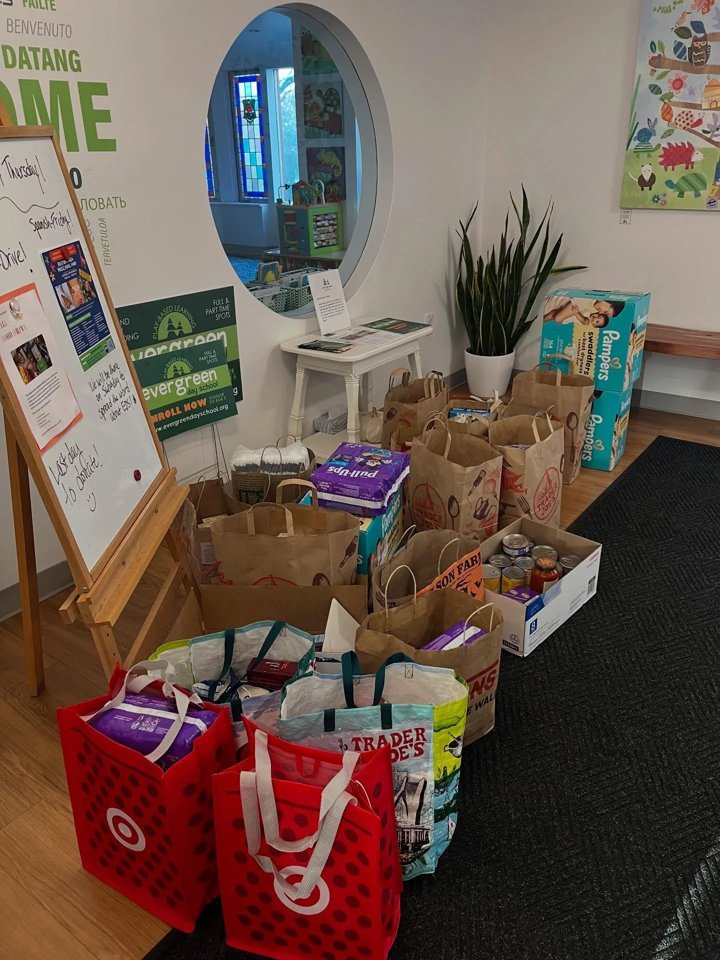 Our generous families contributed to our food drive and we made the donation to the food pantry at the Margaret Fuller Neighborhood House on Friday. 🌲❤️