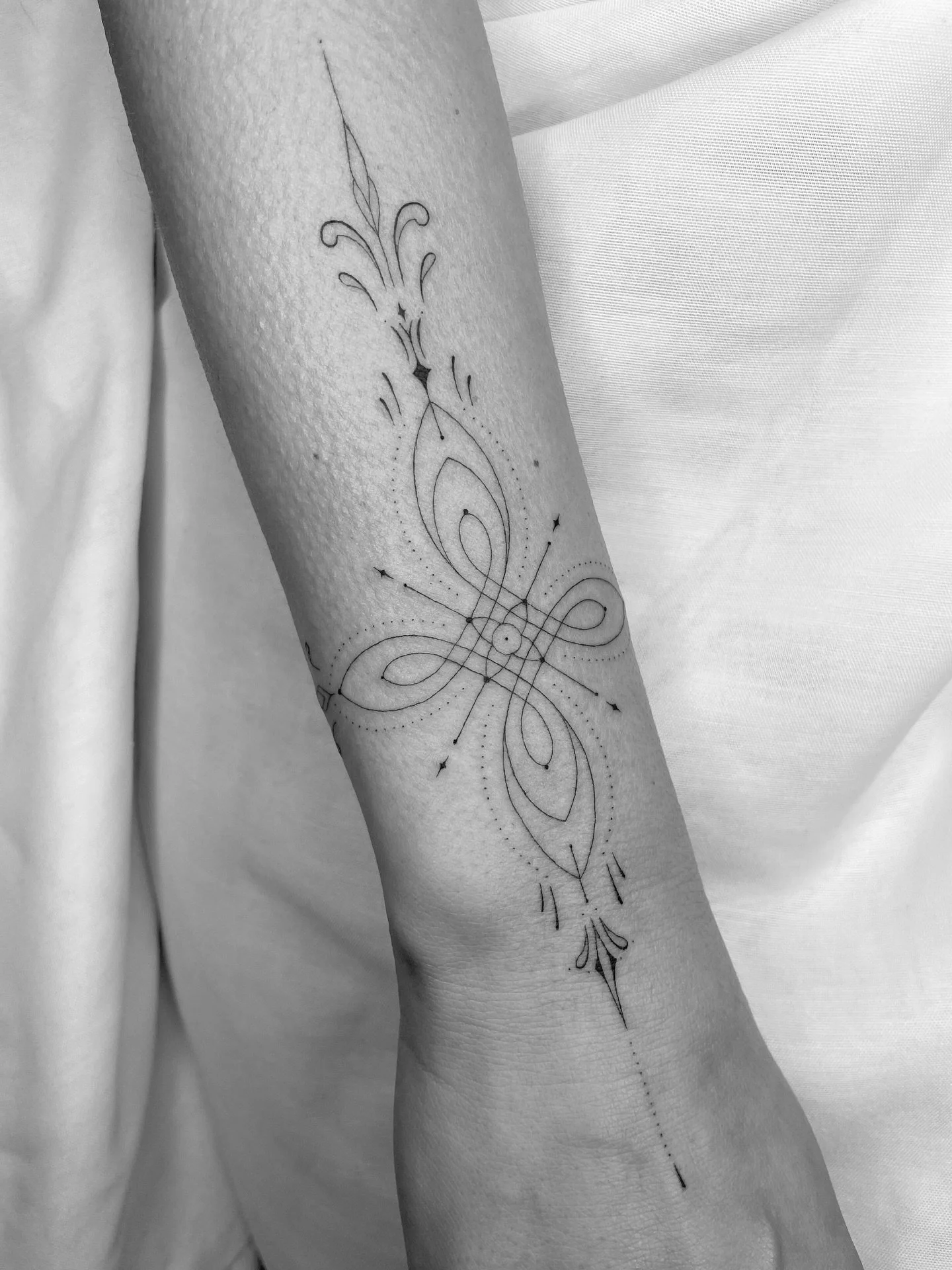 ✤ Wrist Ornament - swipe to see the stencil ✤

Thank you so much for the trust 🤍

NOW BOOKING APRIL + MAY + JUNE @_pranatattoo.com_ bondi beach // sydney 📣 To schedule an appointment or request a consultation, Message me and let&rsquo;s get chattin