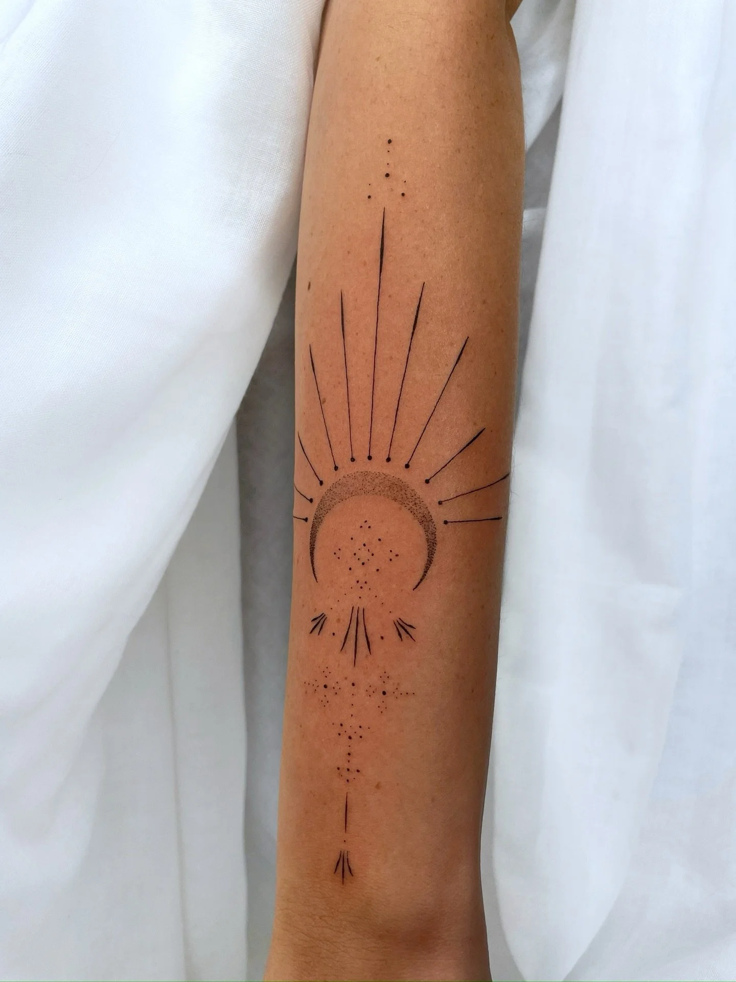 ✤ Elegant Forearm Ornament ✤ 

BOOKING @_pranatattoo.com_ bondi beach // sydney 📣 To schedule an appointment or request a consultation, comment TATTOO or message me and let&rsquo;s get chatting about your next beautiful tattoo xx

Fine line tattoo S