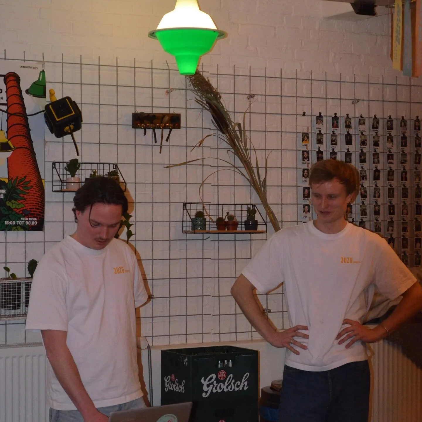 Limoncello workshop!! 🍋

Altijd al willen weten hoe je je eigen limoncello maakt? Boek nu een limoncello workshop bij JUZU Spirits! 

Geweldig als team uitje voor je bedrijf, of gewoon met vrienden of familie! 🫶🏻

Voor meer informatie, check onze 