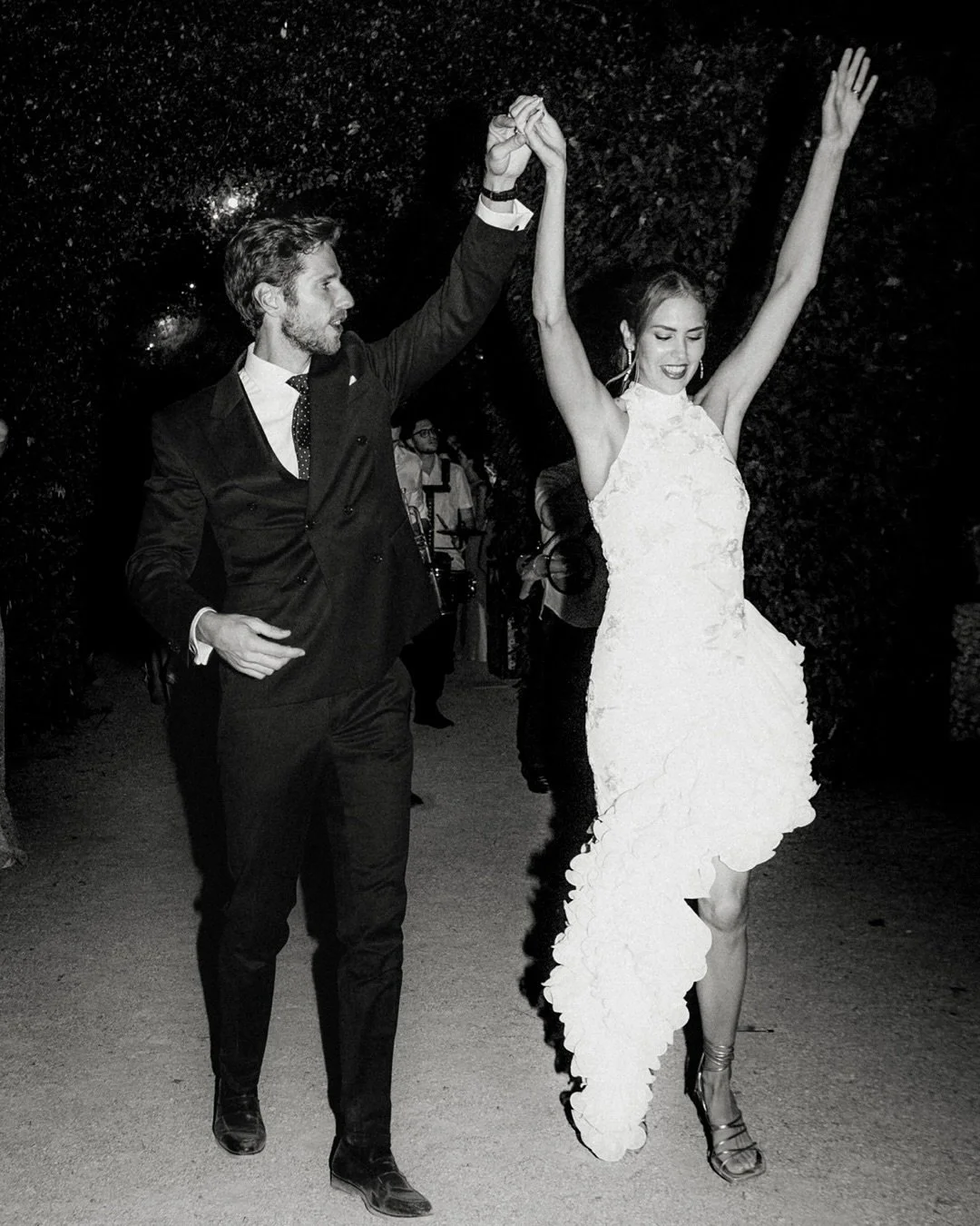 From their enchanting wedding ceremony at the historic XII-century Hospital de San Juan in Valencia, to their joyful celebration at El Huerto de San Vicente, this international couple&rsquo;s special day was truly unforgettable. 
Although they&rsquo;