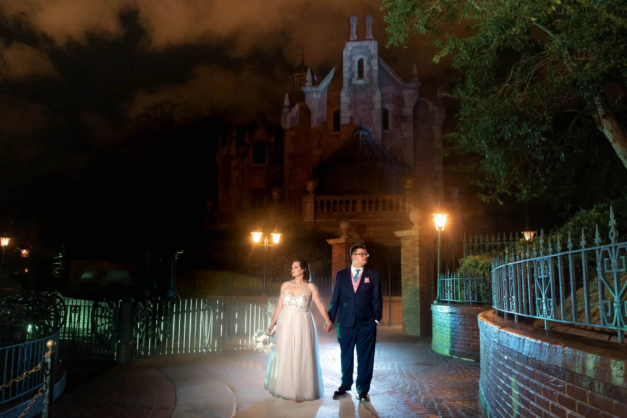 856_9787Magic Kingdom haunted mansion.jpg