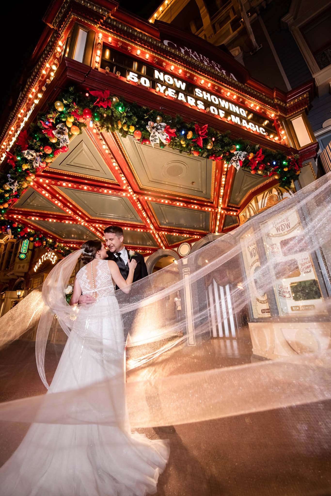 IMG_0098Magic Kingdoom Mainstreet.jpg