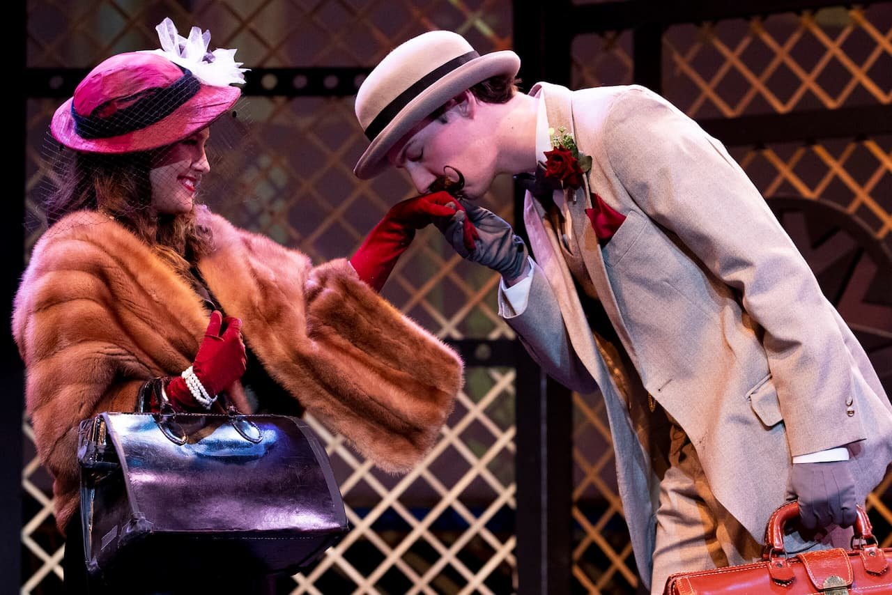 BU47885_101421 Murder on the Orient Express AJR0002.jpg