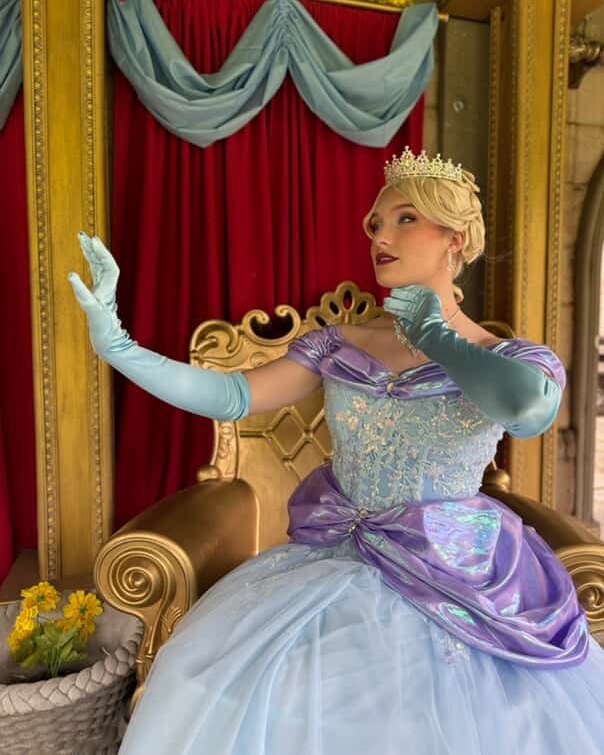 🎭GTA ARTISTS WORK! Brenau University BFA Musical Theatre Senior Elleri Carruthers is working at Idlewild Amusement Park and SoakZone this summer. Elleri will be performing as Cinderella in Cinderella's Storybook Forest and as Zoey in Hello Summer on