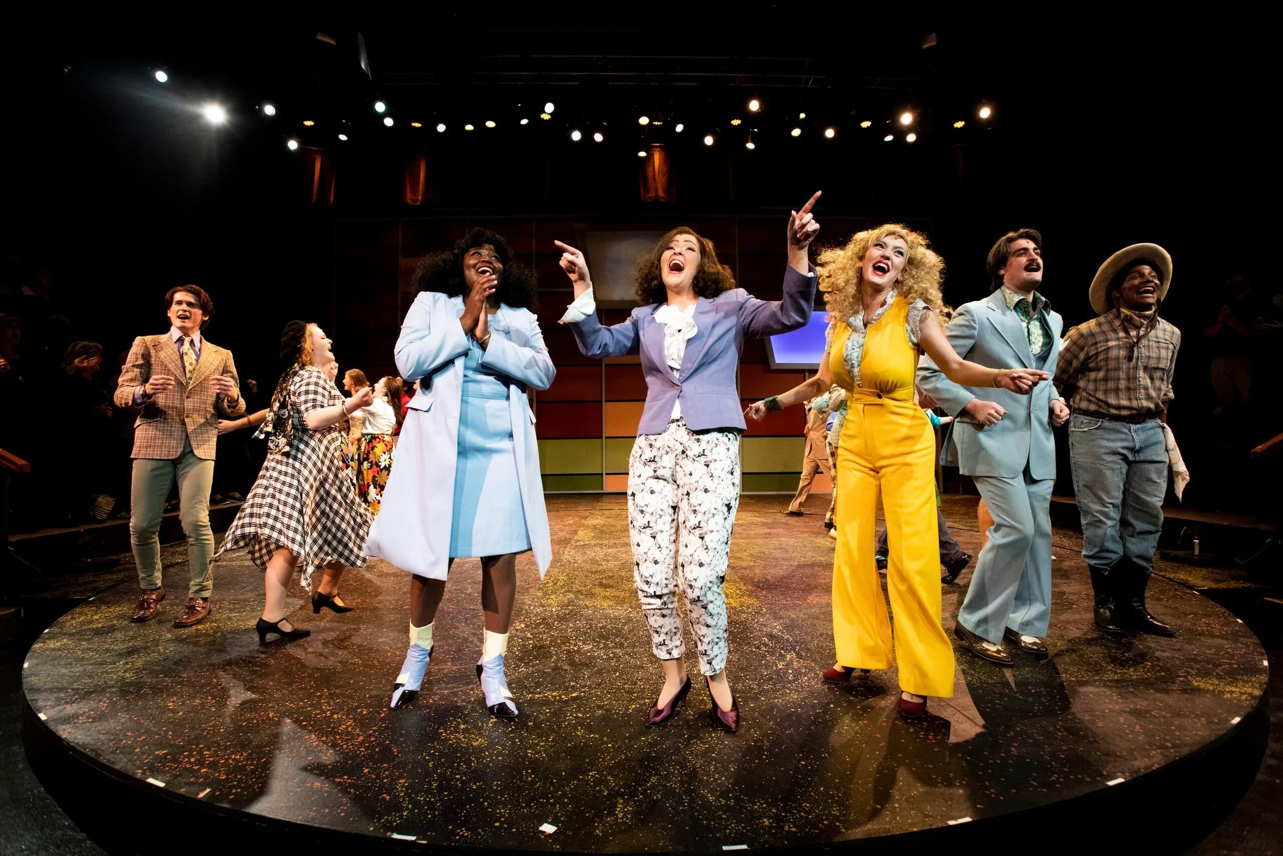 BU48488_111121 9 to 5 AJR0001.jpg