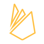 Straßenschilder in verschiedenen Farben und Formen, die an einer Wand hängen.