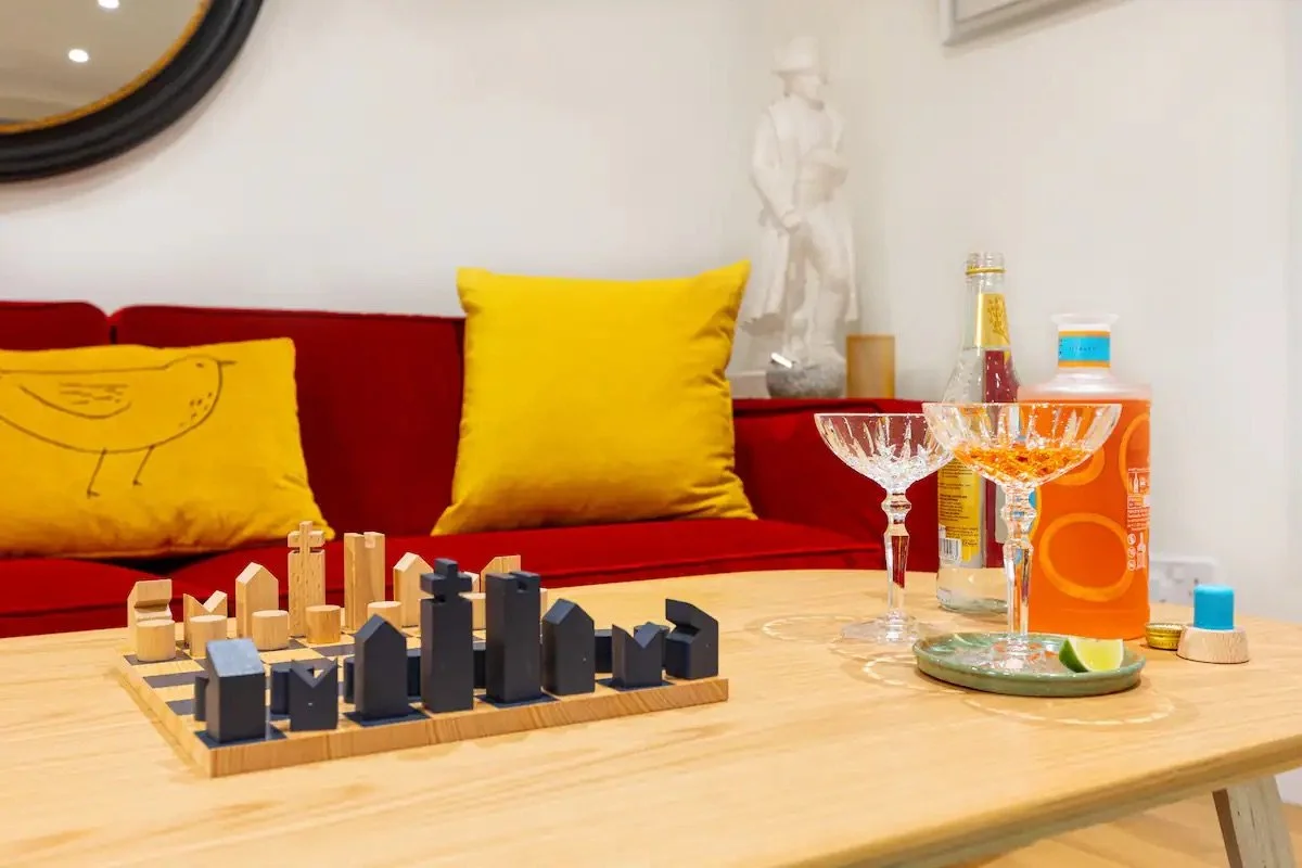 2023 18 Nevill Court Reception Room 5.jpeg