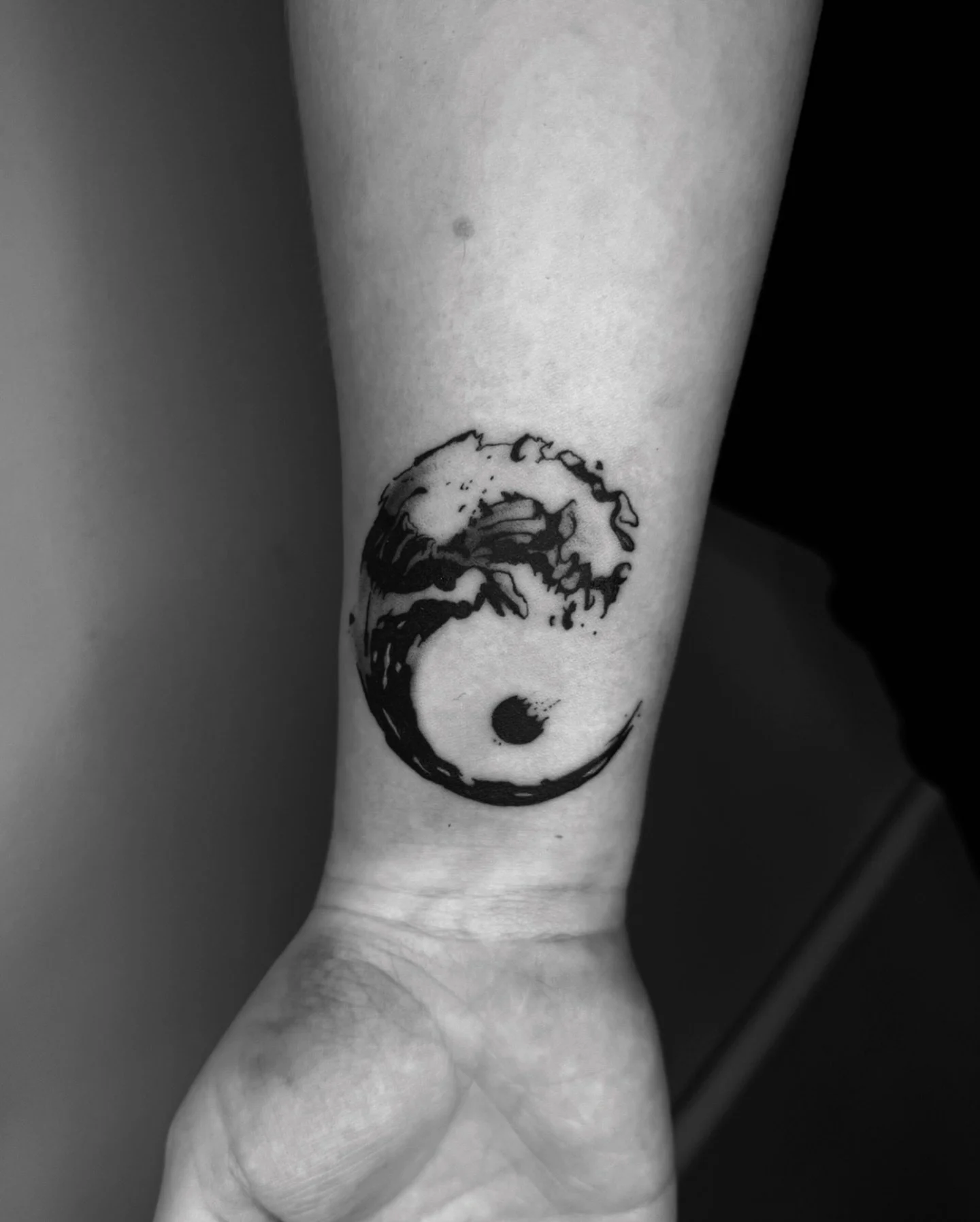 One half of a Yin Yang with a water theme ☯️
Drop me a dm to book your matching tattoo with your other half 🤭🫶🏻
#yinyangtattoo #coupletattoo #blackandgreytattoo #colchester