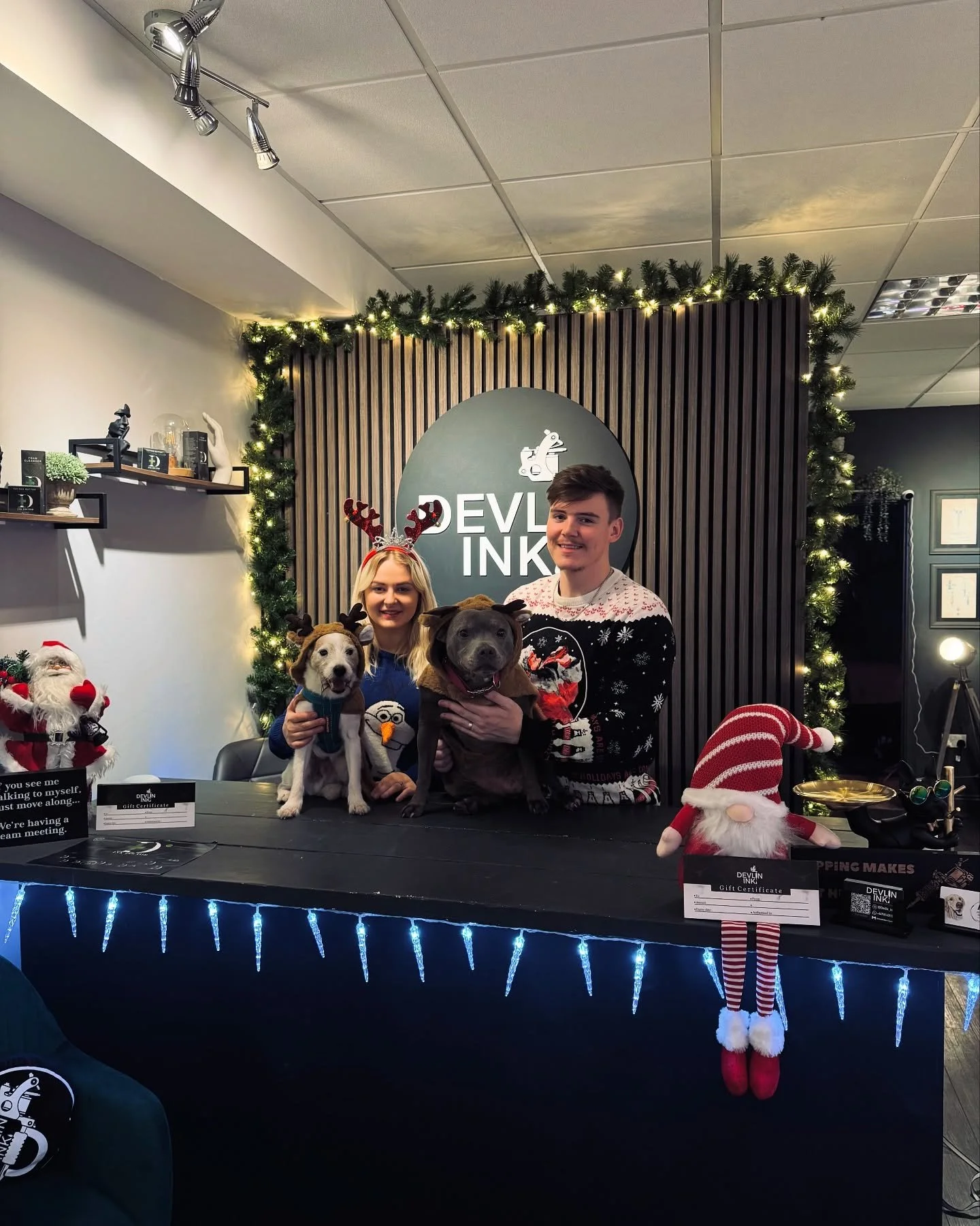 Merry Christmas to all, from the Devlin Ink Team, Harry, Vicky, Lily and Traffic🎄☃️
Hope Santa brought you all you asked for… and we hope the list was a little like this:
- tattoos
- new tattoo 
- Another tattoo
- Tattoo (but with a capital T