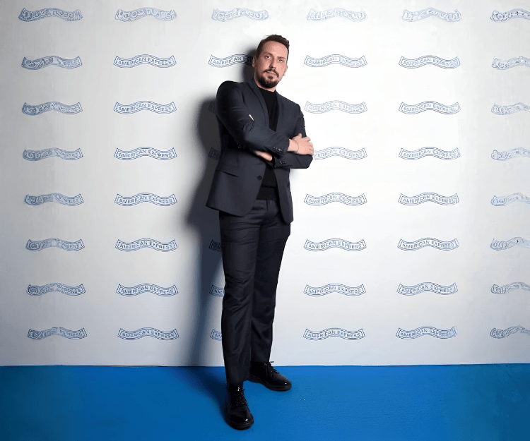 Vuoi rendere indimenticabili i momenti più speciali del tuo evento? Il nostro servizio di fotografia e stampa istantanea Overthebox è la scelta perfetta per te