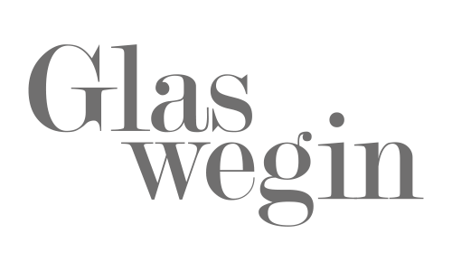 Text reading "Glass wegin" on a black background.