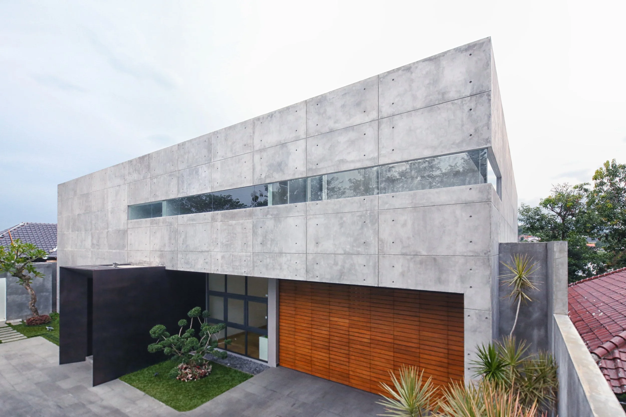 monolithic