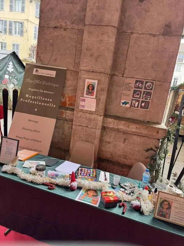 Groupama : stand maquillage enfants au marché de Noël de Belley (Ain)