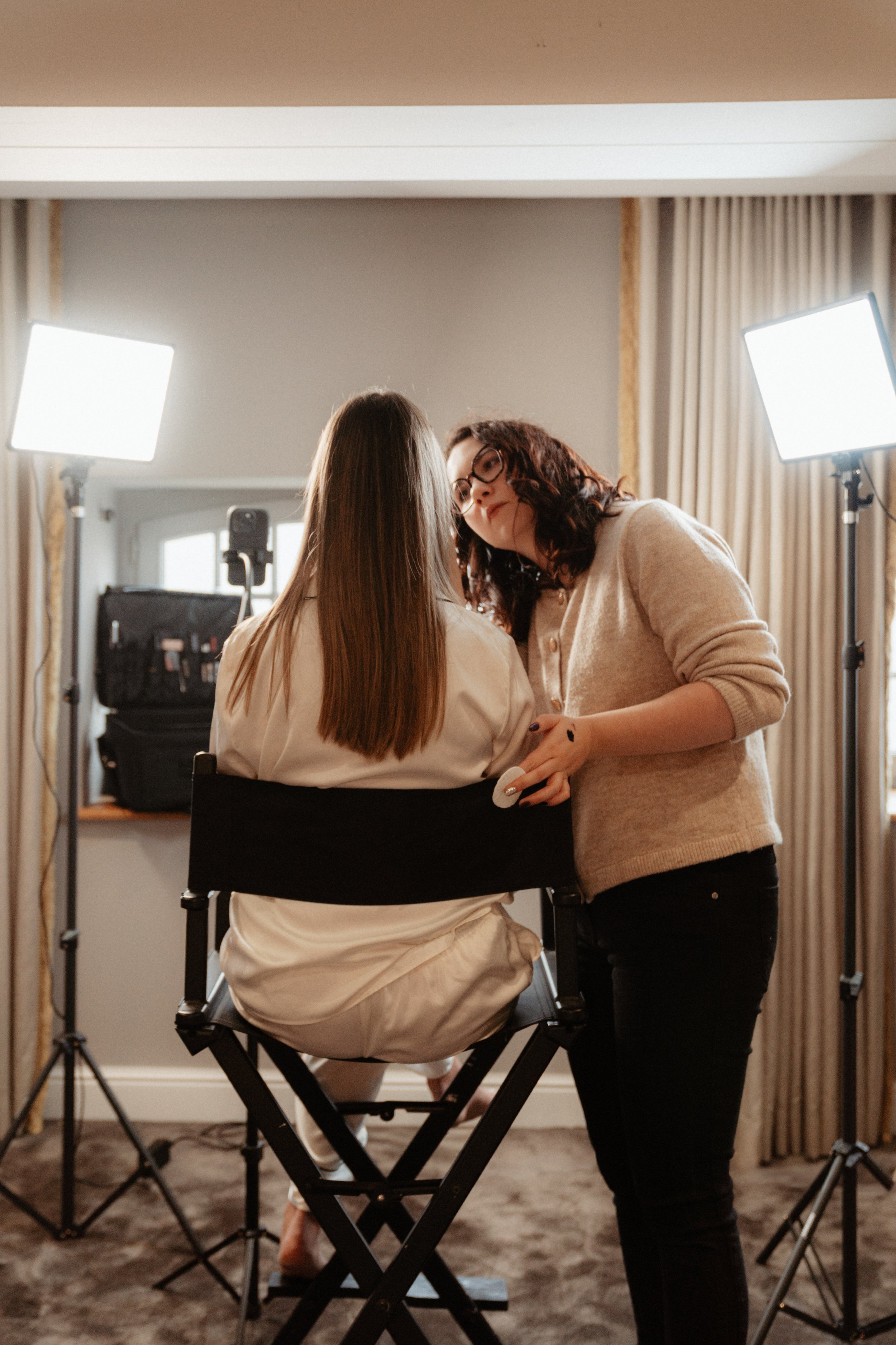 Installation professionnelle de maquillage mariée à domicile Angel'Art Esthétique
