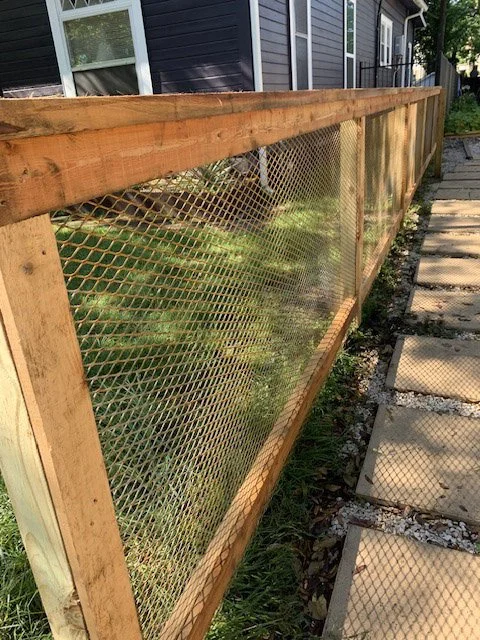 bullwire-and-wood-combo-fence.jpg