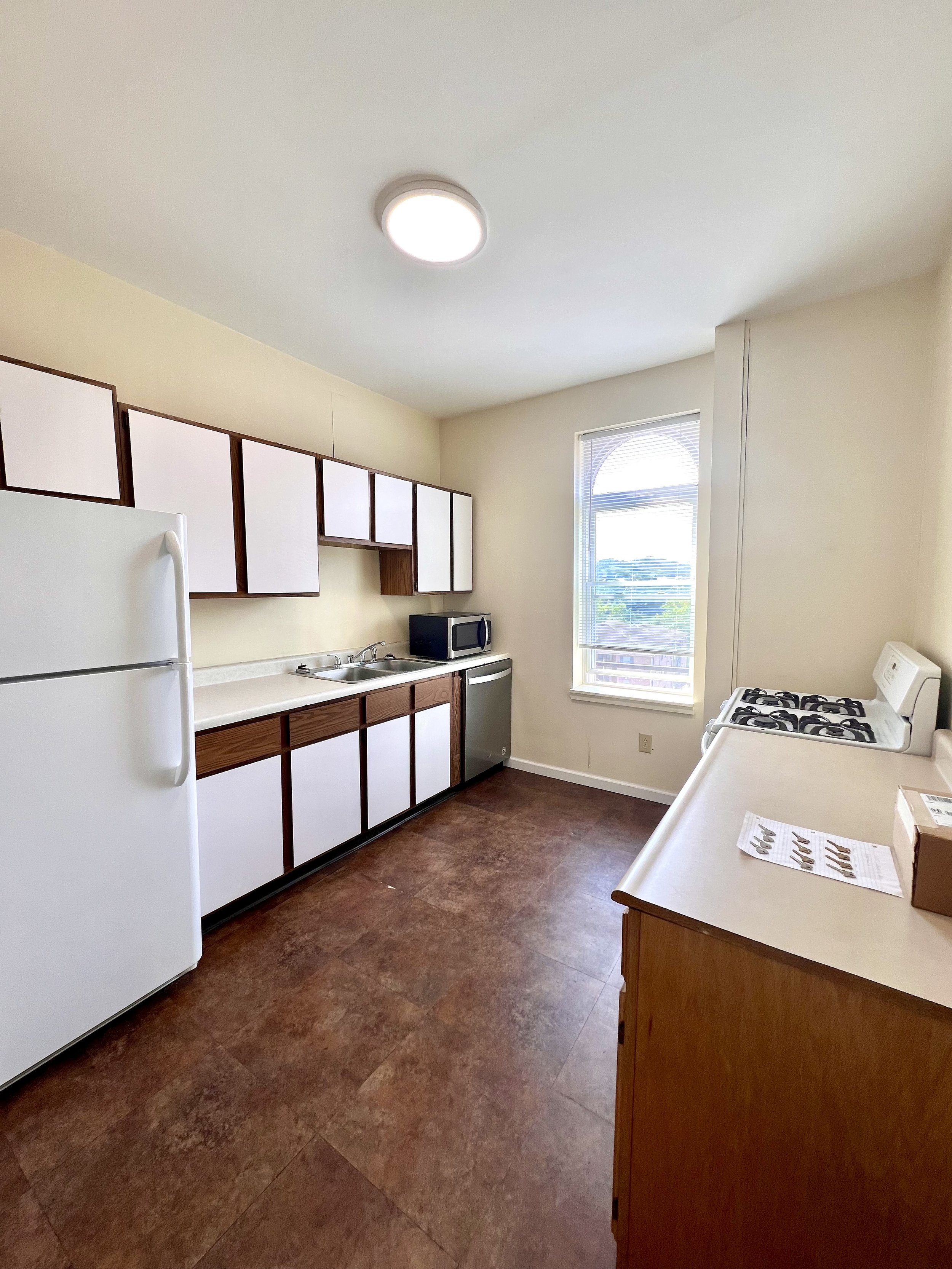 2009 Univ. Ave. Apt. #3