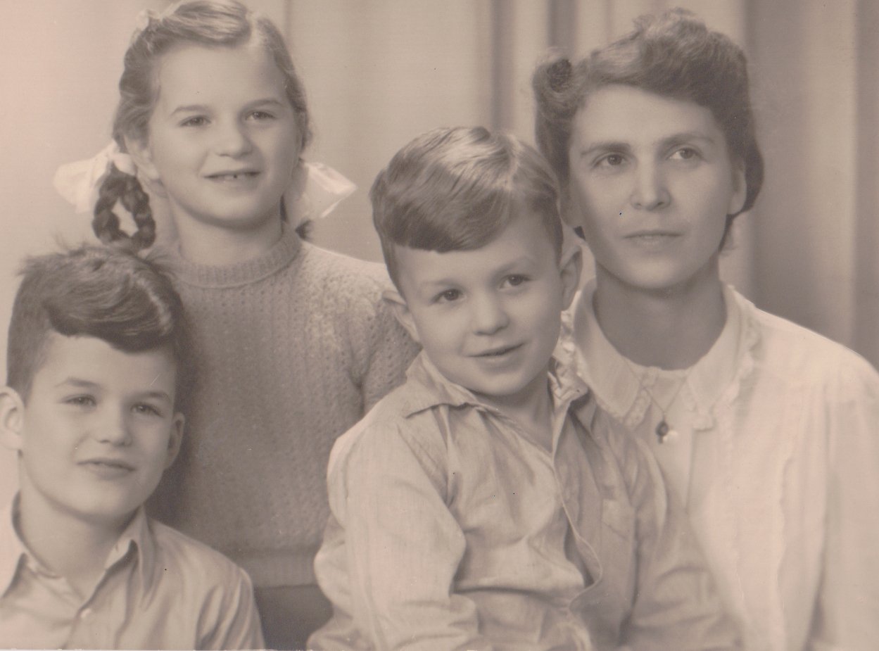 ma Yvonne Gerhard Yvonne.jpg