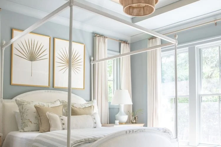 This Bedroom Trend Feels Straight Out of the ’90s—and Designers Are Loving It Again