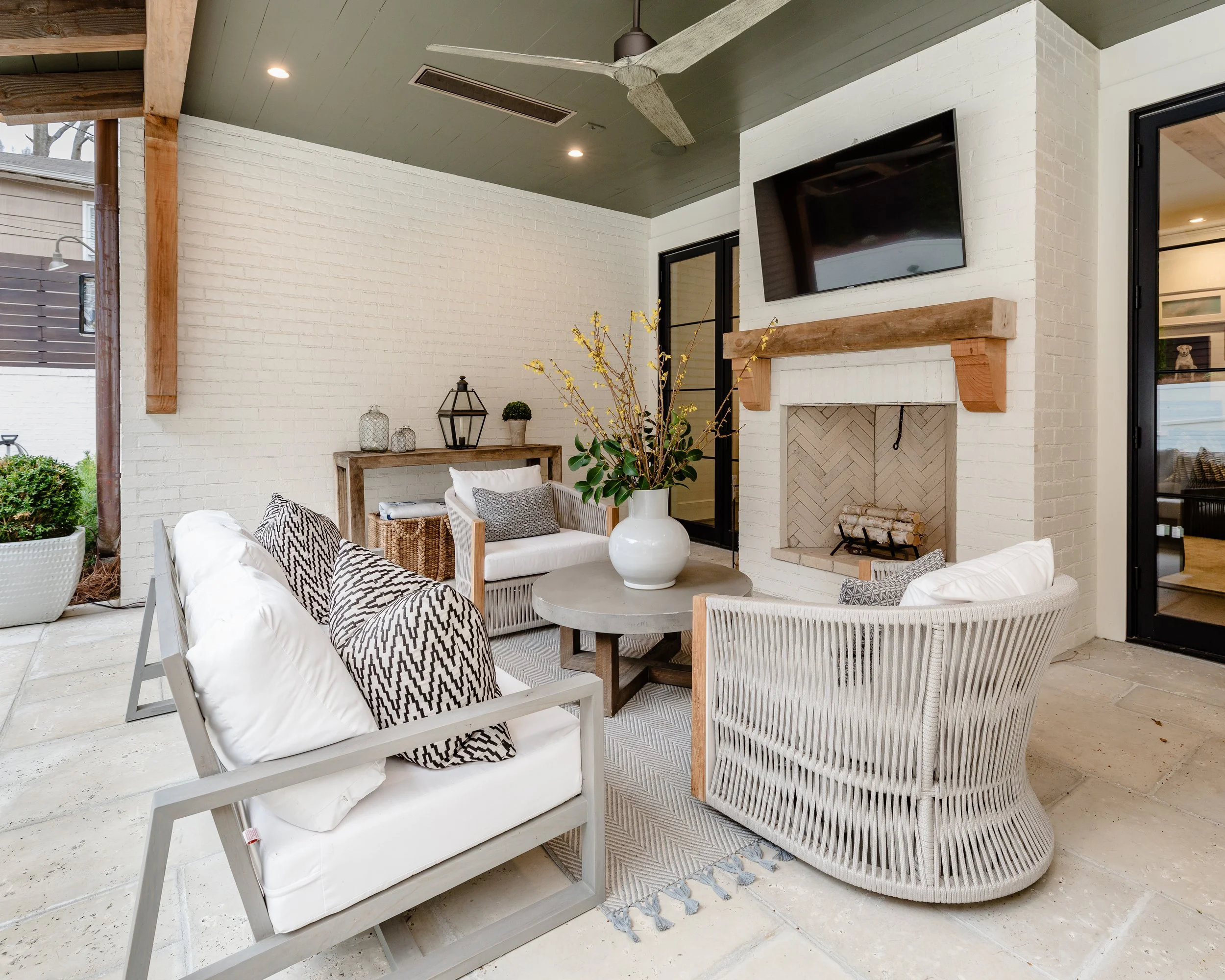 Designing the Ultimate Outdoor Entertaining Space