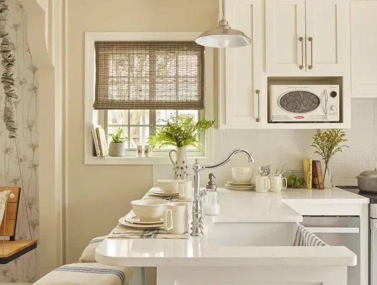 8 Kitchen Paint Colors That Instantly Make Small Spaces Feel Larger