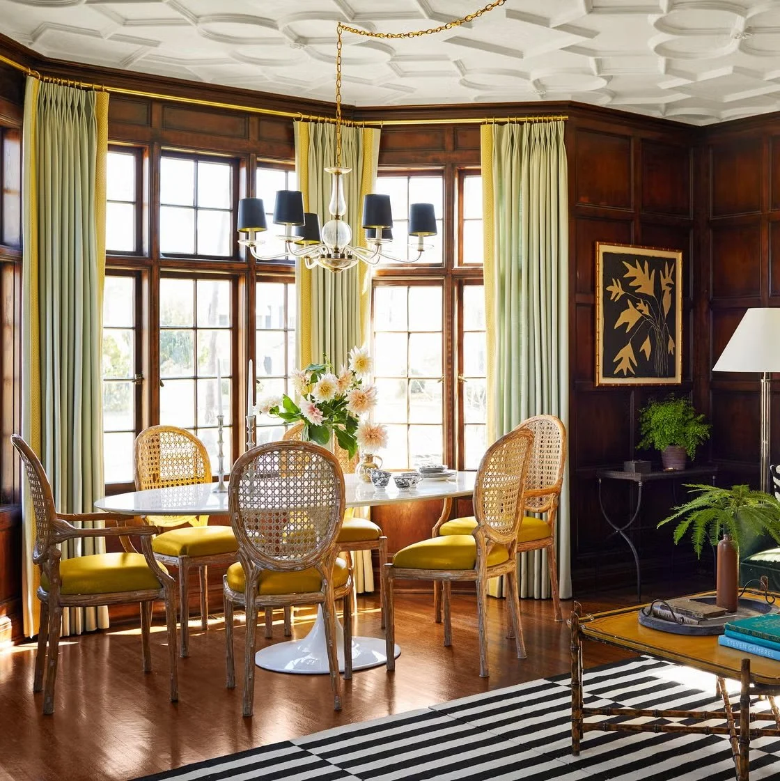 6 Decorating Mistakes That Make Your Dining Room Look Cheap
