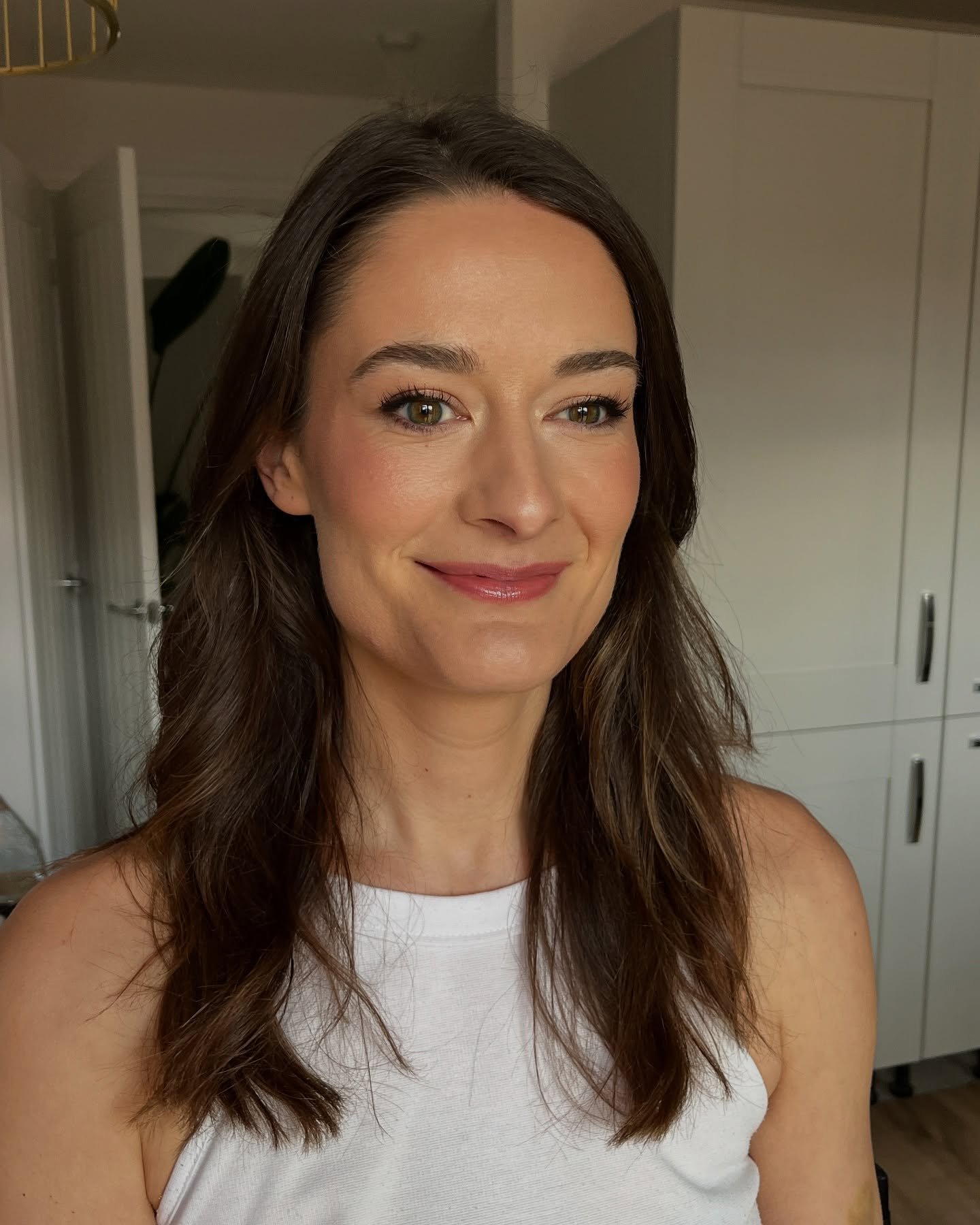 From a recent makeup lesson ✨

I don&rsquo;t mention these often, but I do offer 1:1 makeup lessons, whether it&rsquo;s for a special occasion, your wedding day, or just to learn the basics. I guide you step by step, with you applying the other half,