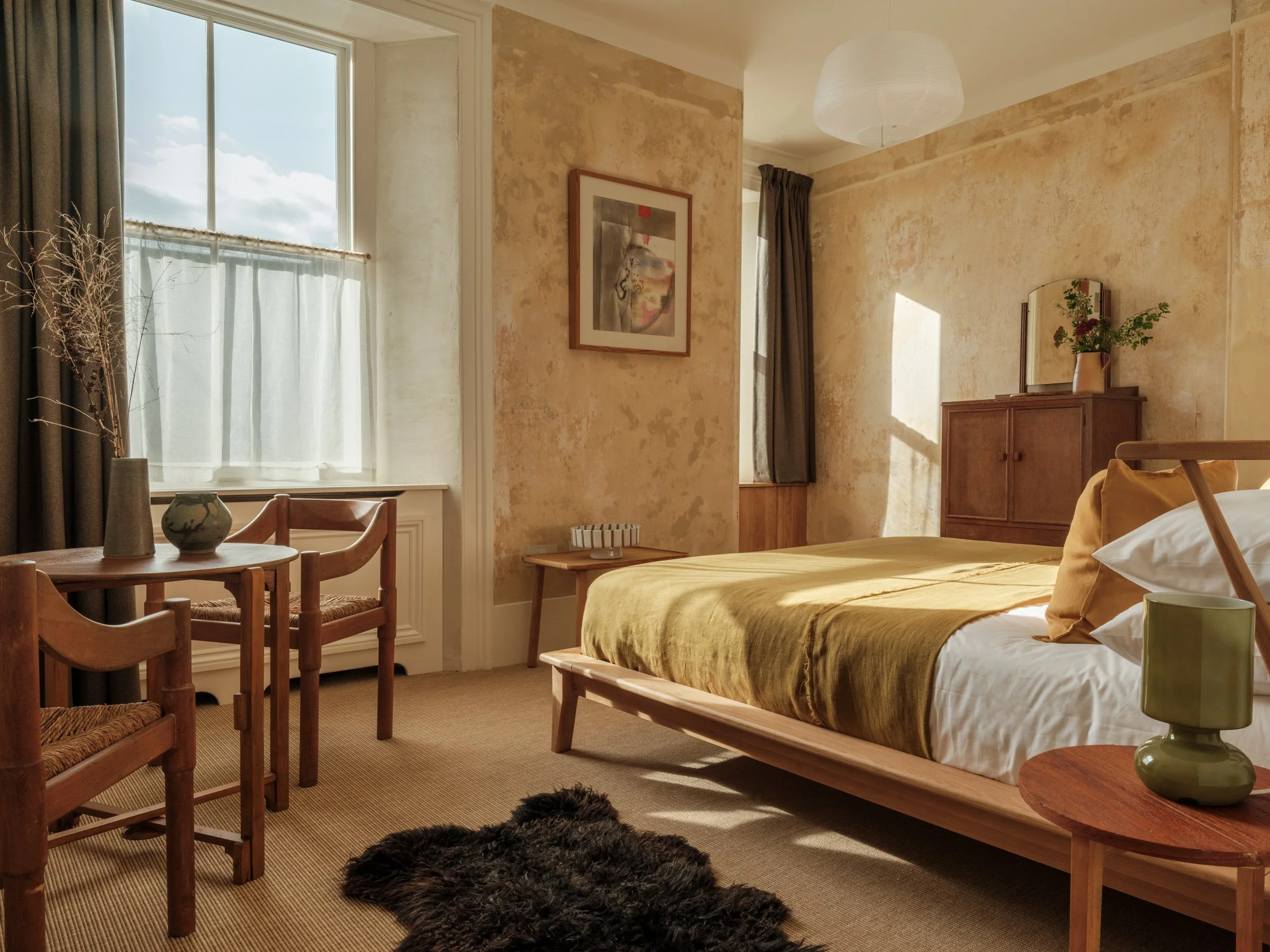 Picture of interior of a stunning hotel room