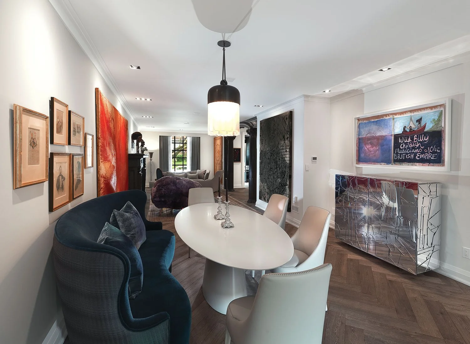 ART COLLECTOR'S RESIDENCE
